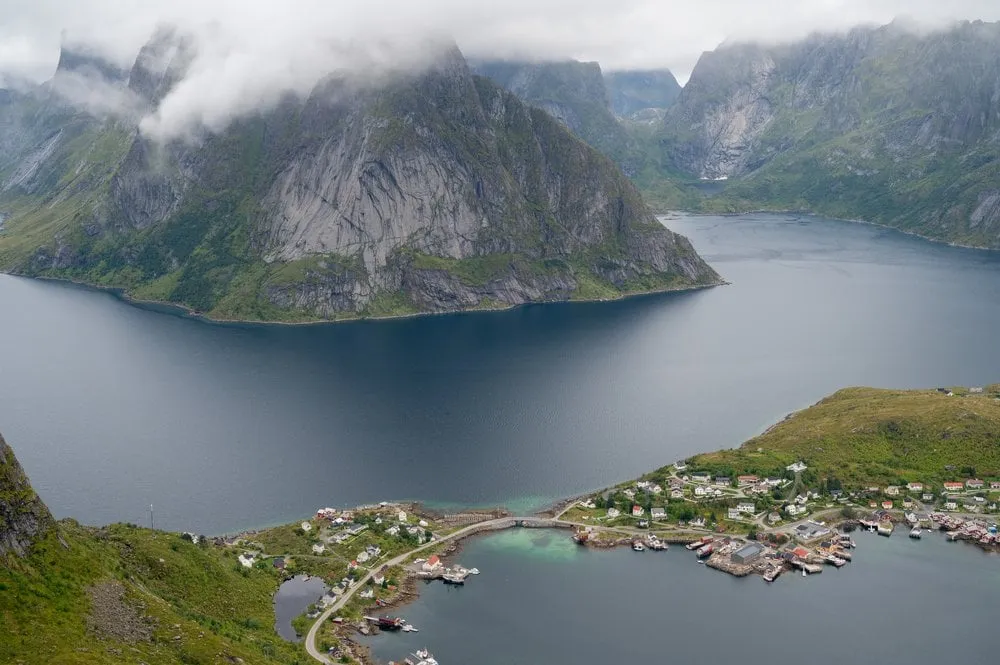 Sakrisøy - Reinebringen. Bild 8